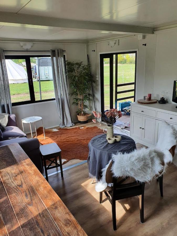 Houten Huisje Tussen Paarden Nieuwerkerken Екстер'єр фото
