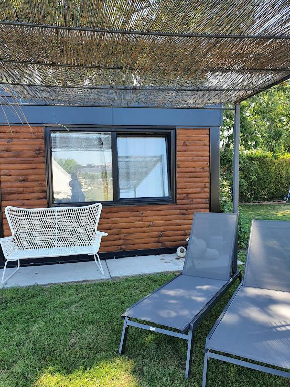 Houten Huisje Tussen Paarden Nieuwerkerken Екстер'єр фото